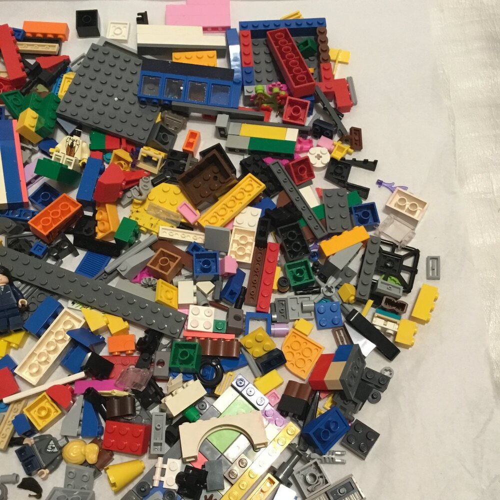 Great colorful lot of Lego pieces - lots of different shapes, colors, etc. - Picture 3 of 8